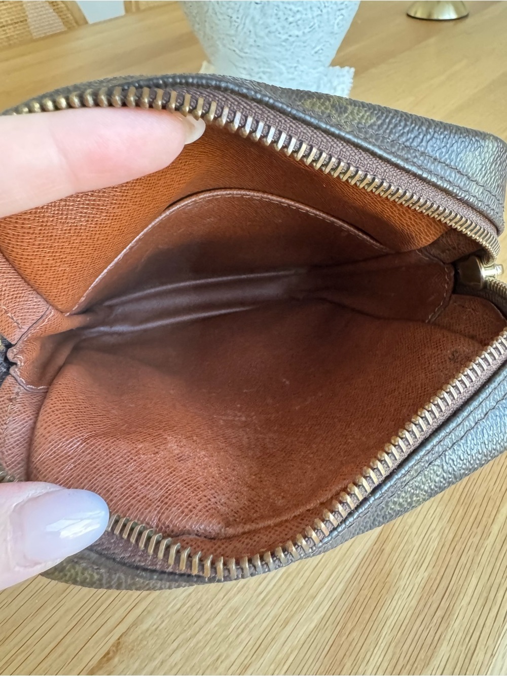 âś…AUTHENTICâś…LOUIS VUITTON DANUBE BAG - Picture 8 of 11